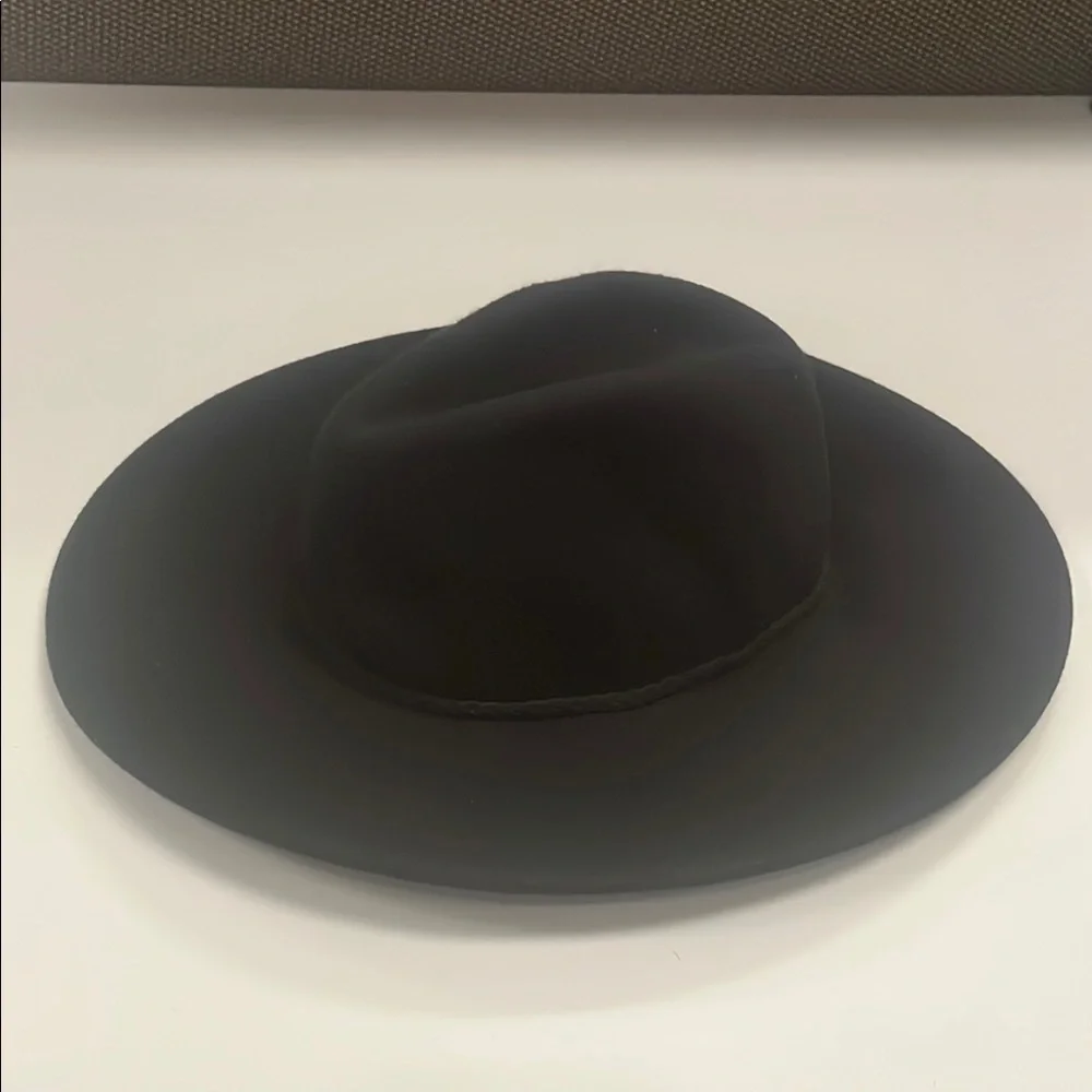 Anthropologie Classic Black Hat 100% wool large brim boho styled, One size